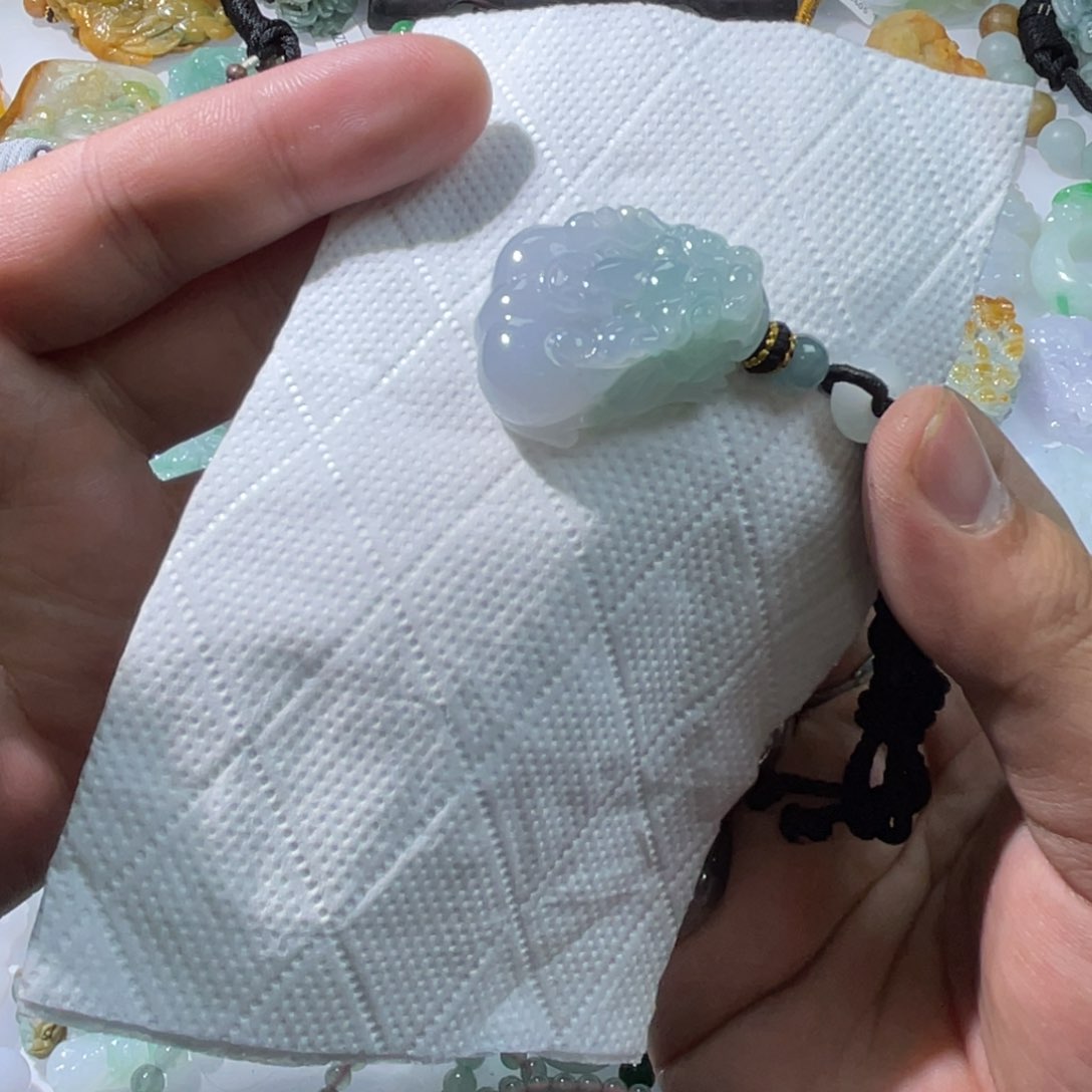 翡翠颈饰未镶嵌天然