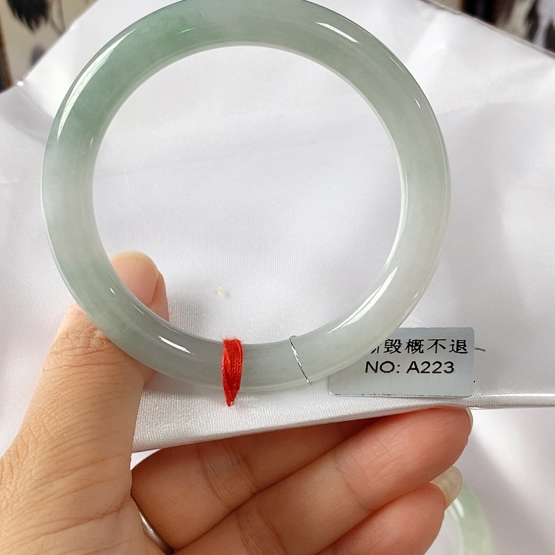 未镶嵌手镯翡翠手镯