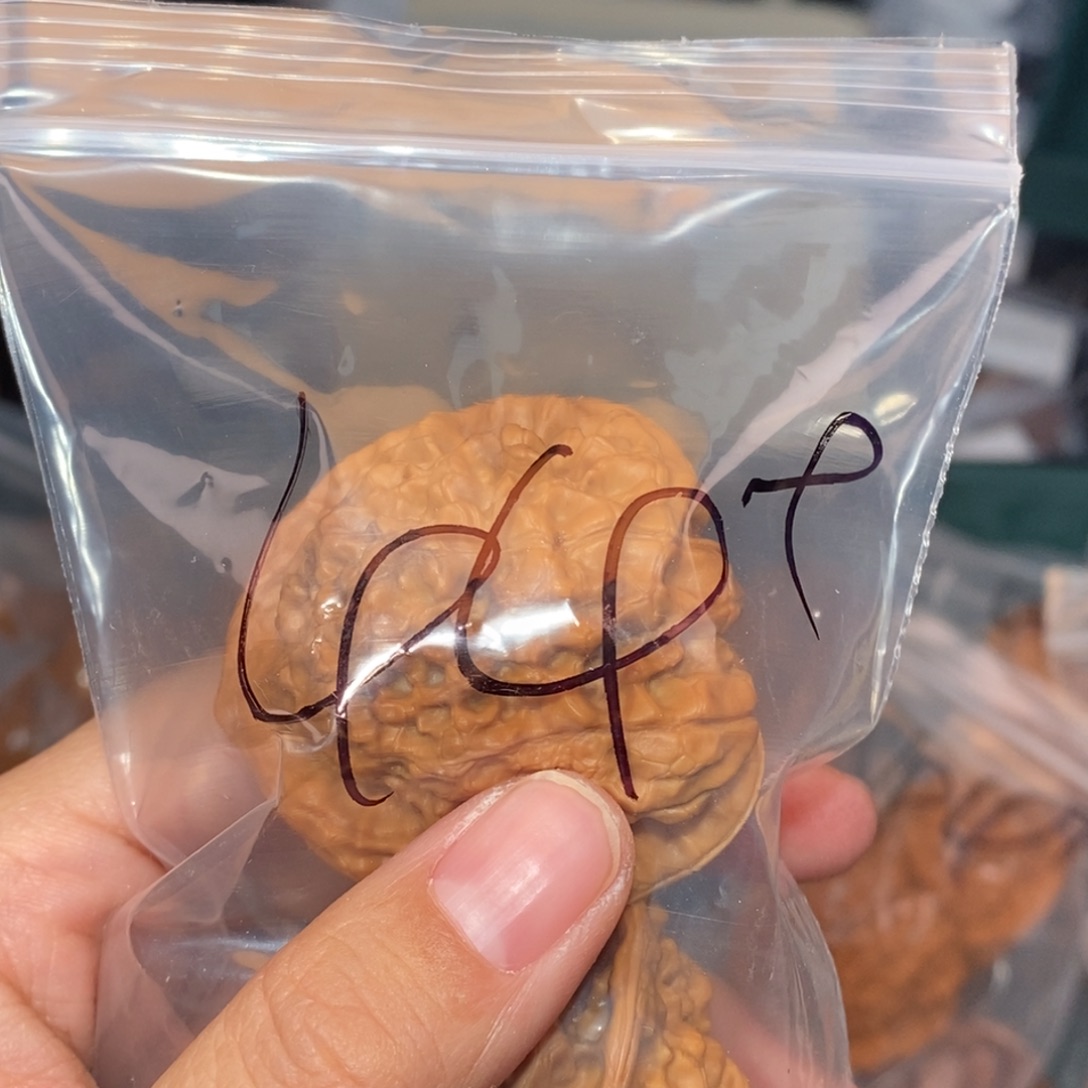 文玩核桃吊坠44官帽