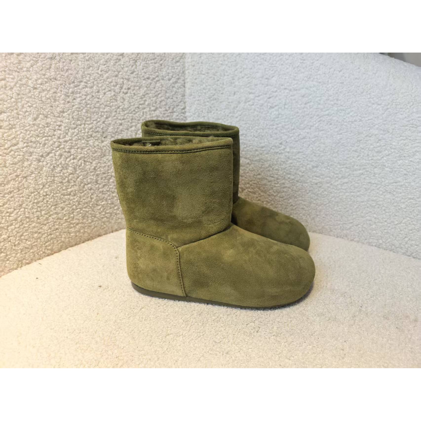 老王甄选 冬季新款 中筒保暖加厚皮毛一体女士雪地靴