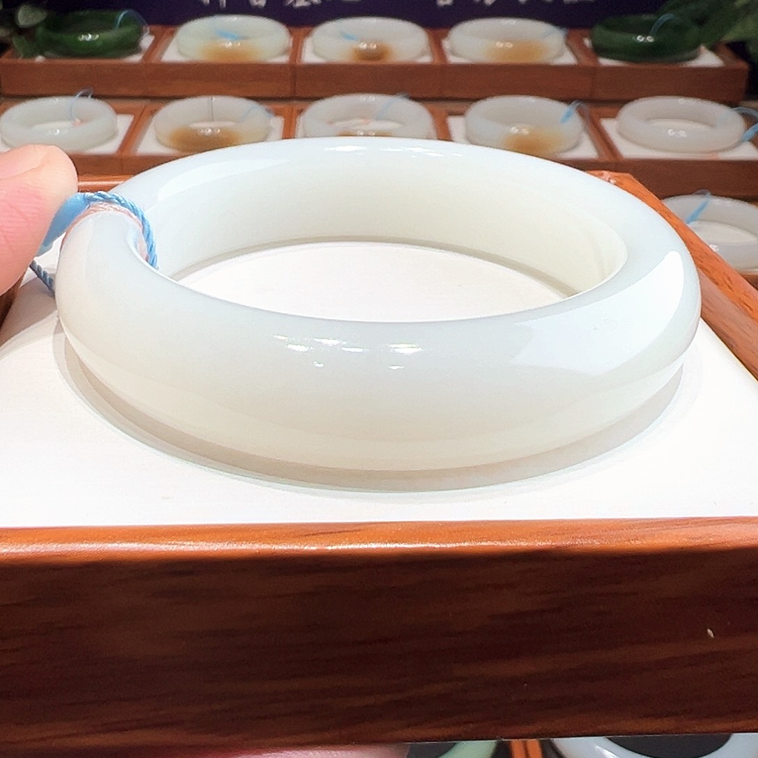 和田玉手镯55.56未镶嵌