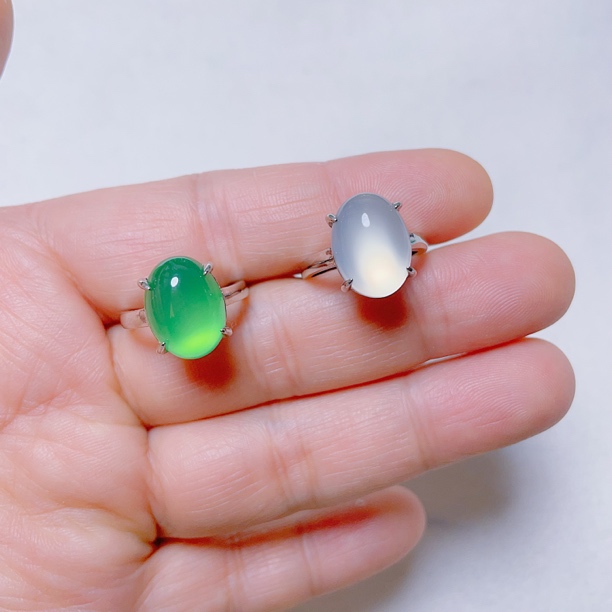 天然绿玛瑙玉髓戒指女款时尚简约戒指开口可调接生日礼物