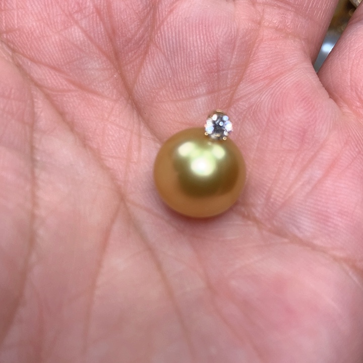 颈饰18K金镶嵌海水珍珠