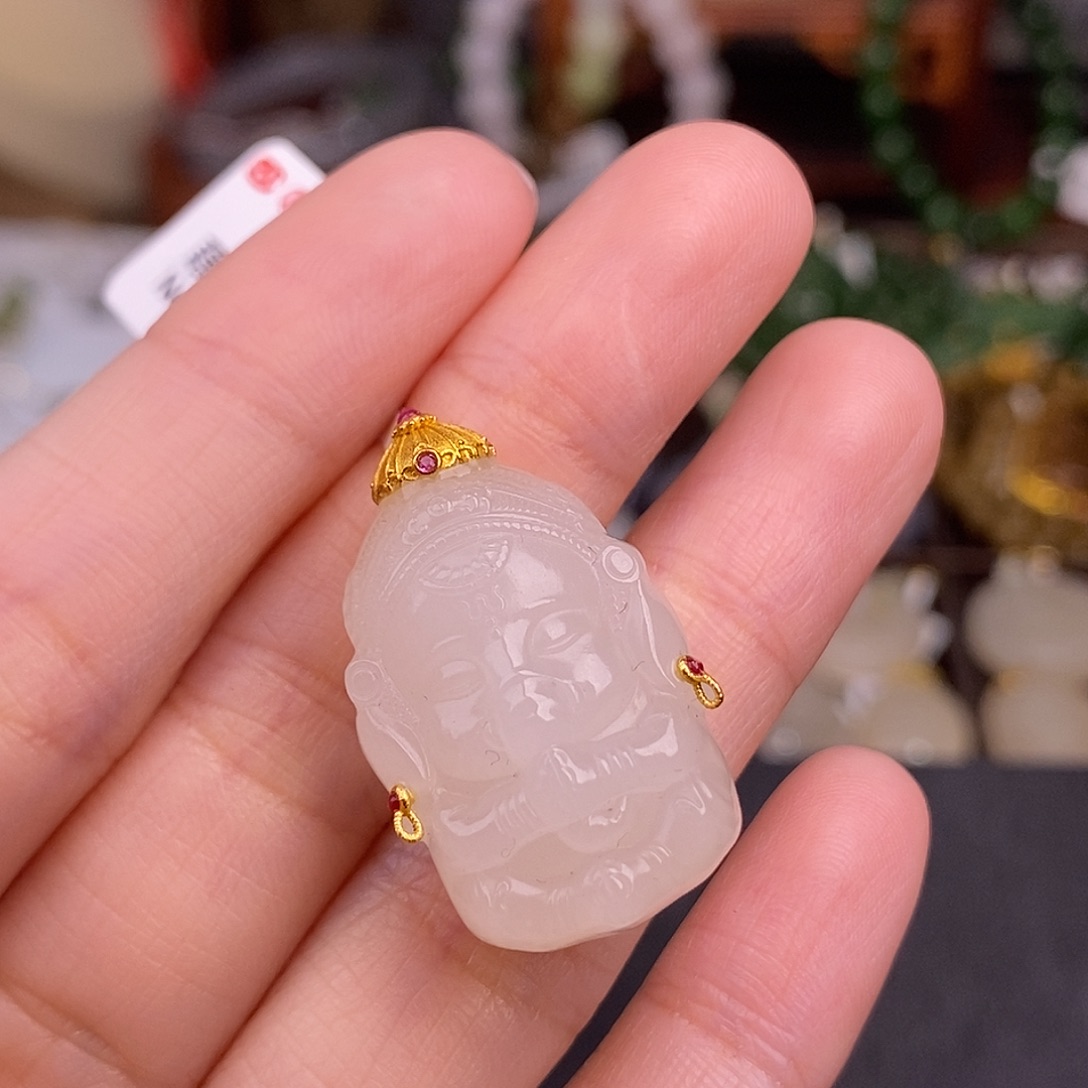 和田玉熟藕粉老料18.K金吉象吊坠清货价未镶嵌