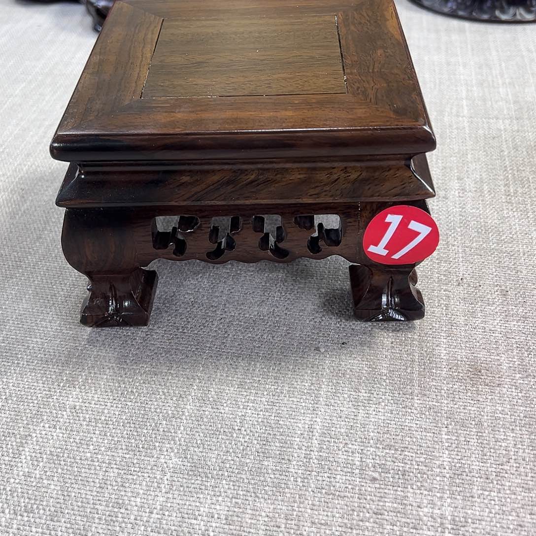 乒***声红木底座精雕工艺品