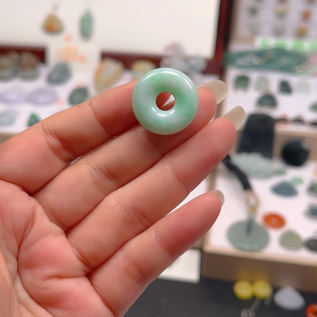 【闪购商品】翡翠颈饰未镶嵌出***仙吊坠