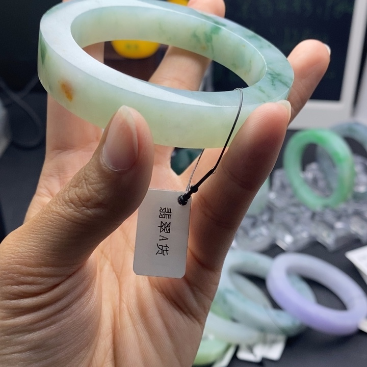 定制翡翠翡翠手镯未镶嵌遗****）