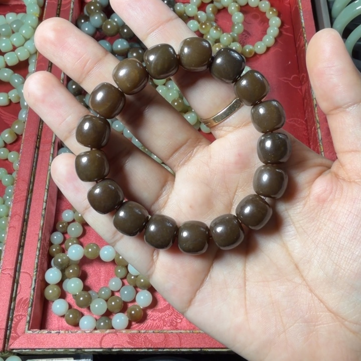 嗨****和田玉（糖玉）未镶嵌手链