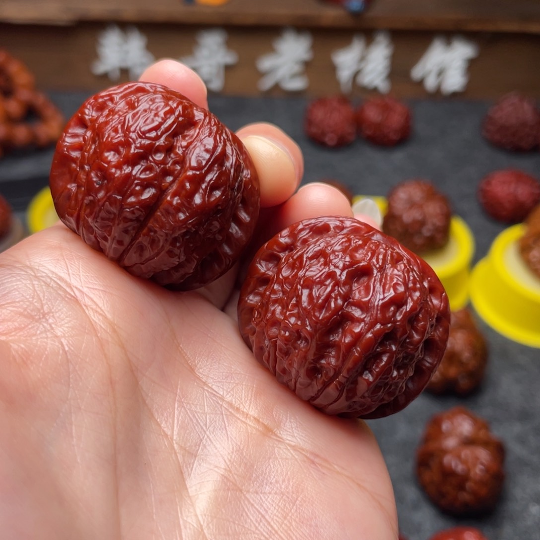 文玩核桃吊坠文玩核桃 手把件 血麒麟 35