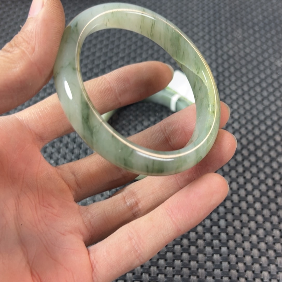 未镶嵌手镯石英质玉有裂58福利品不支持差评