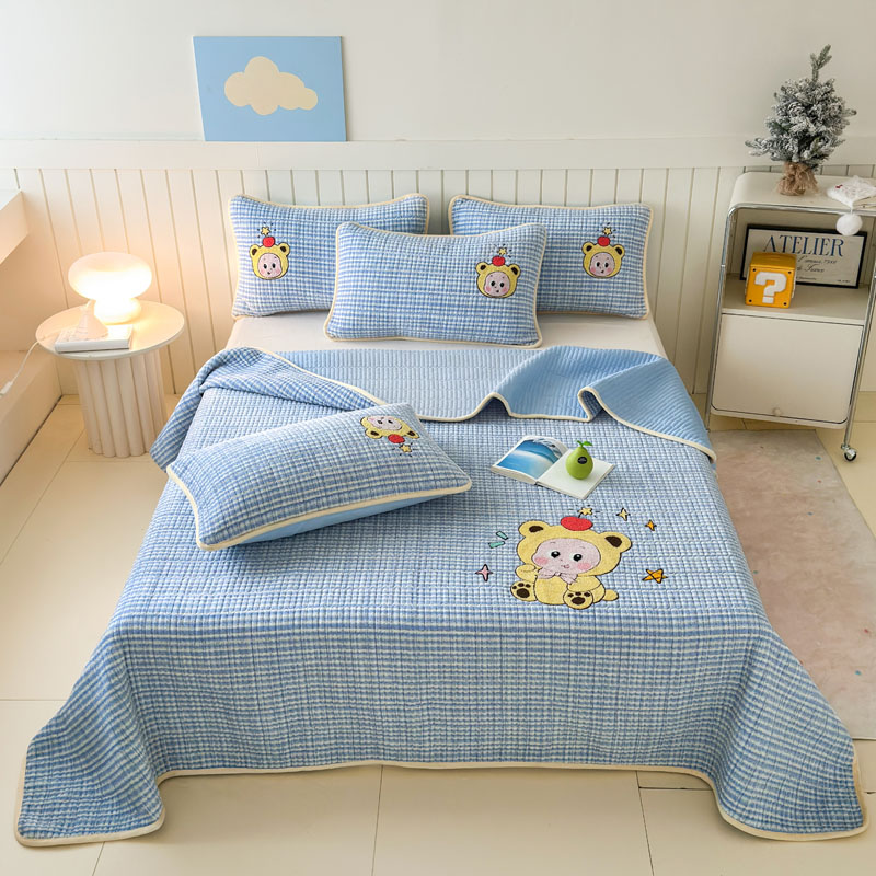 牛奶绒床盖冬季保暖加厚夹棉床盖毛巾绣卡通款防滑床盖三件套