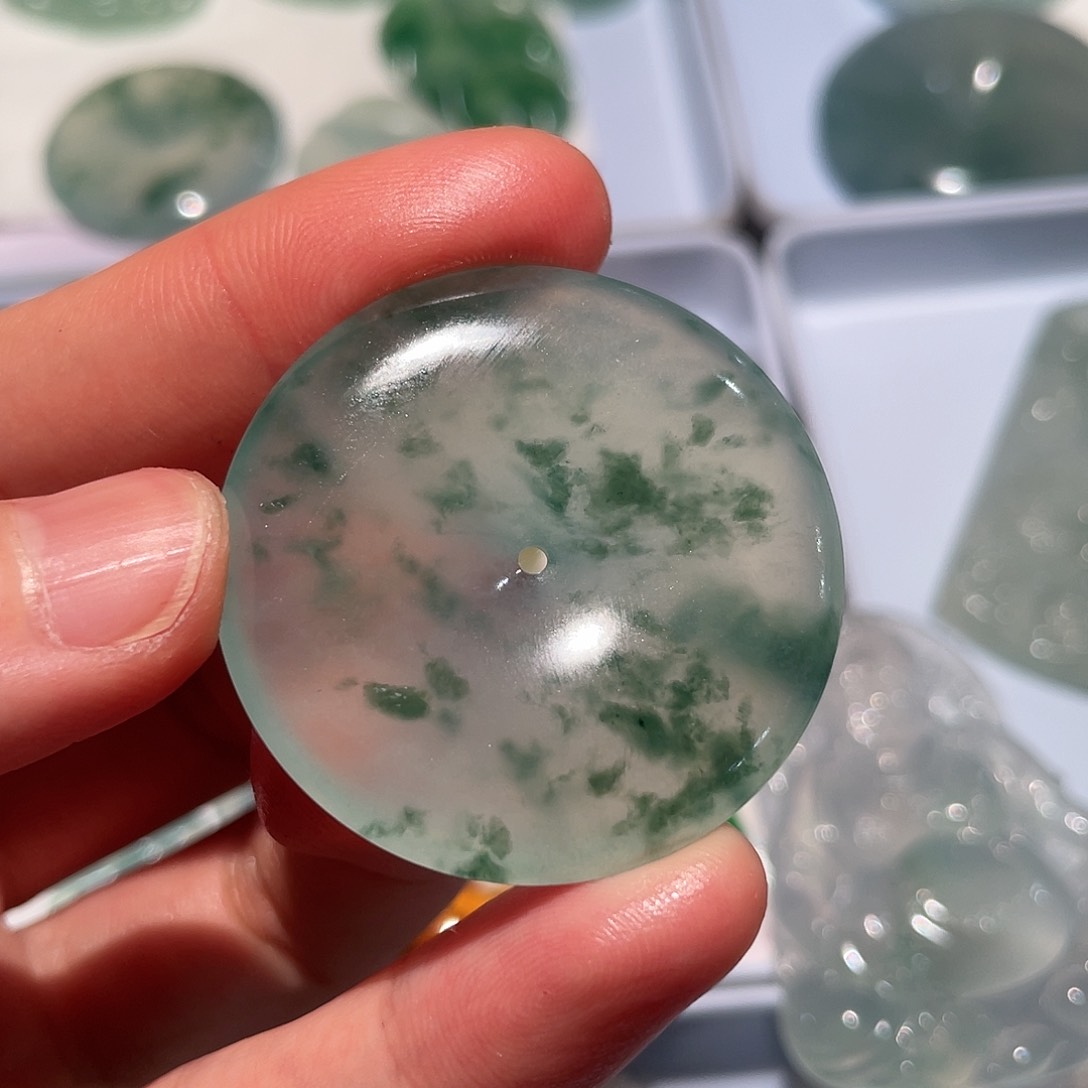 定制翡翠未镶嵌挂件