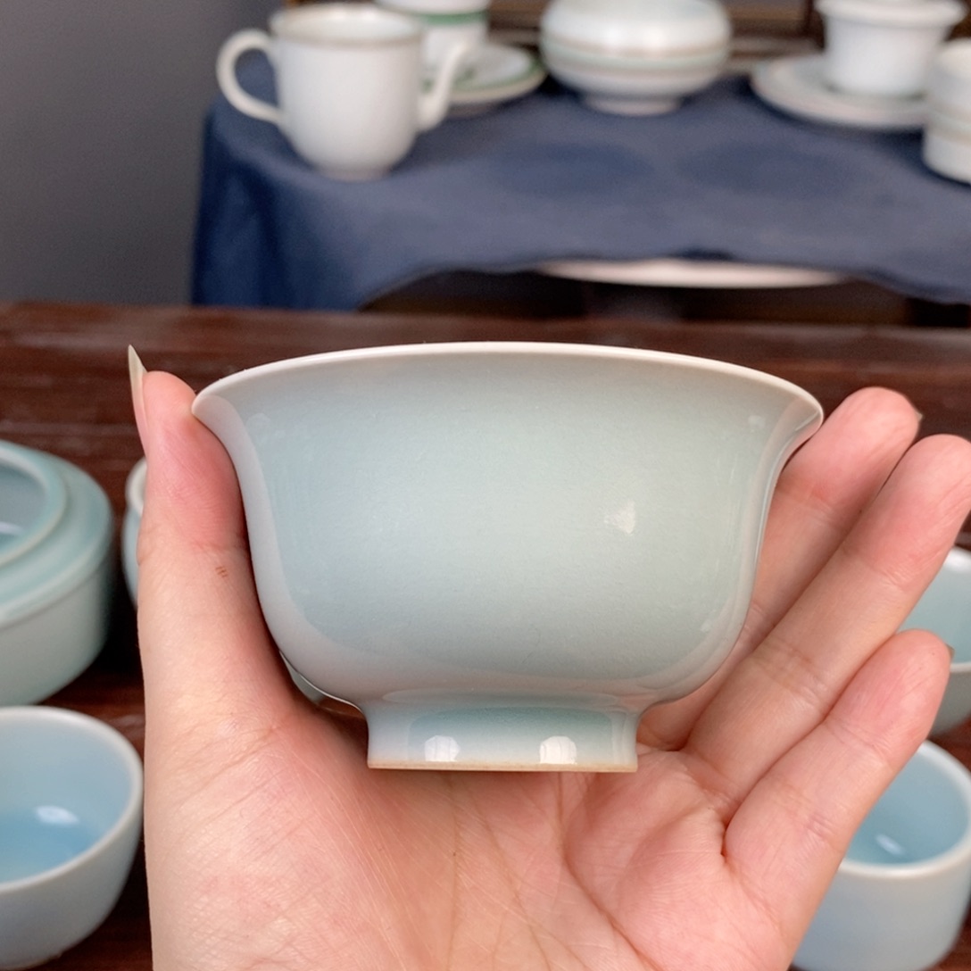 朱砂胎粉青釉 压手杯