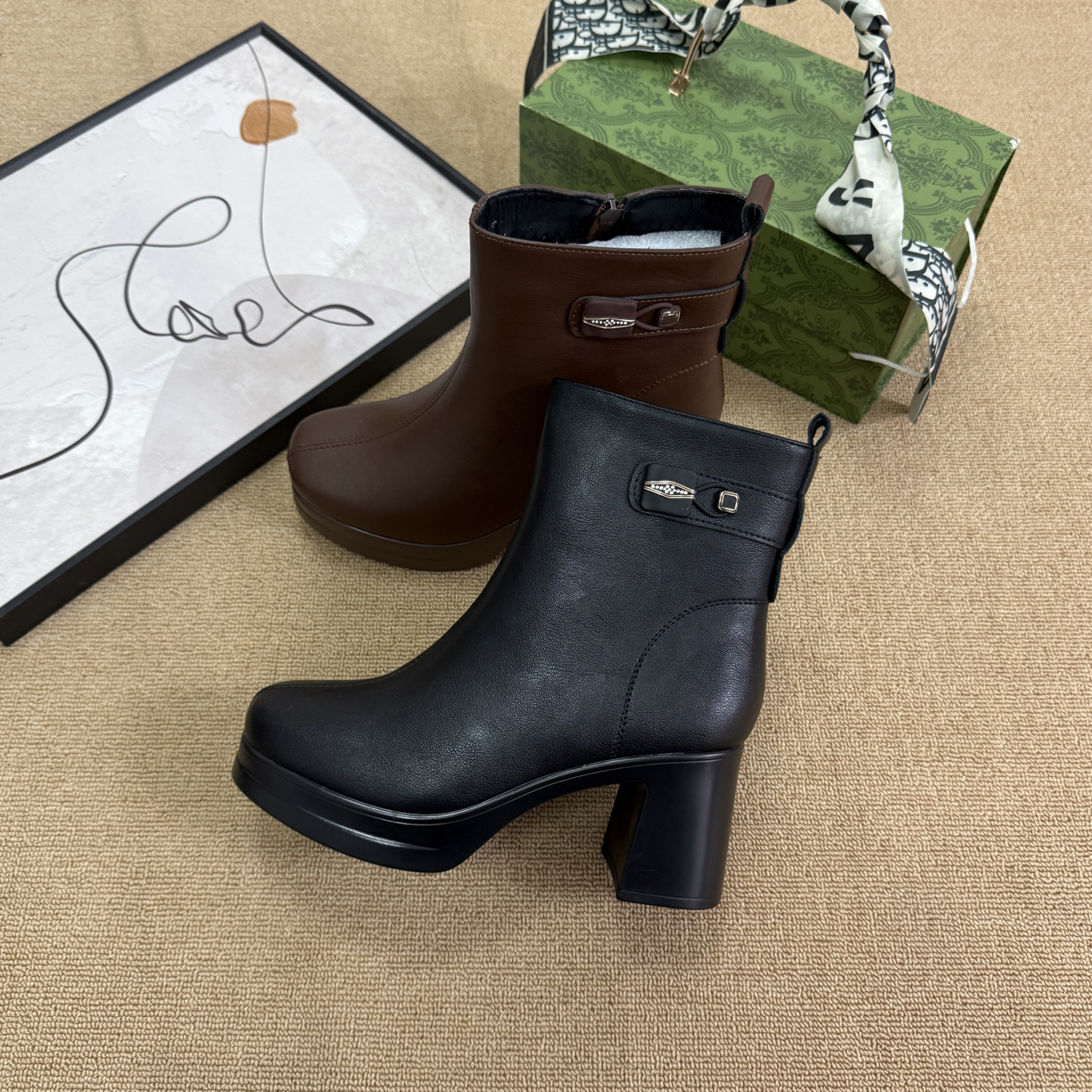 马丁靴靴子冬季女秋冬真皮加绒粗跟短靴女士时尚时装靴