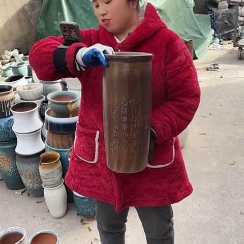 口17高40瑕疵盆子。