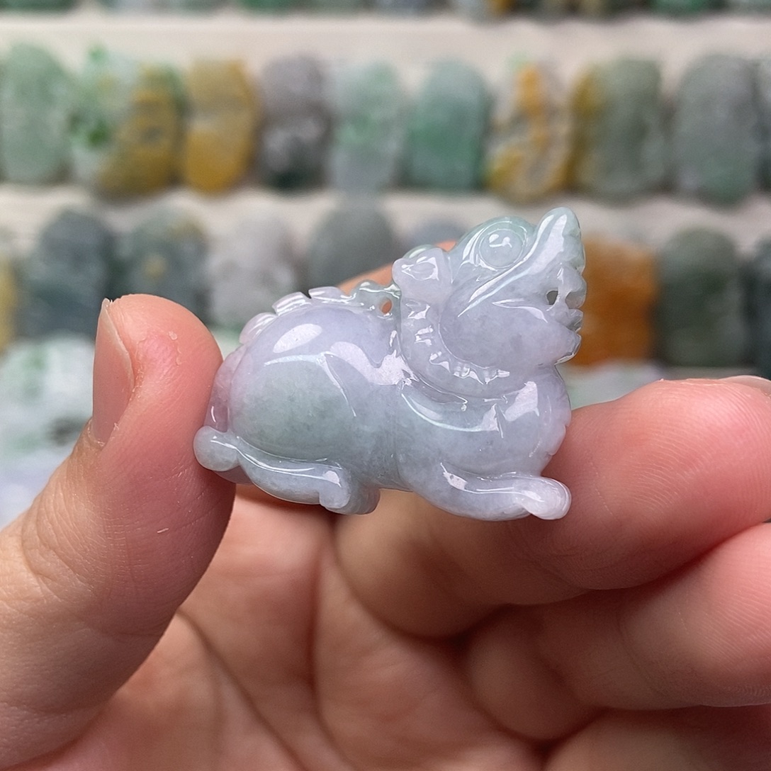 翡翠未镶嵌吊坠(赠链)