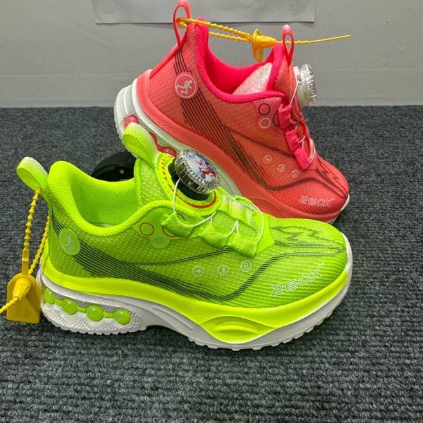 蝌蚪超人内长17-19，运动跑鞋夏季透气时尚