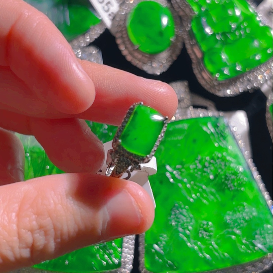 翡翠颈饰银S925镶嵌马鞍