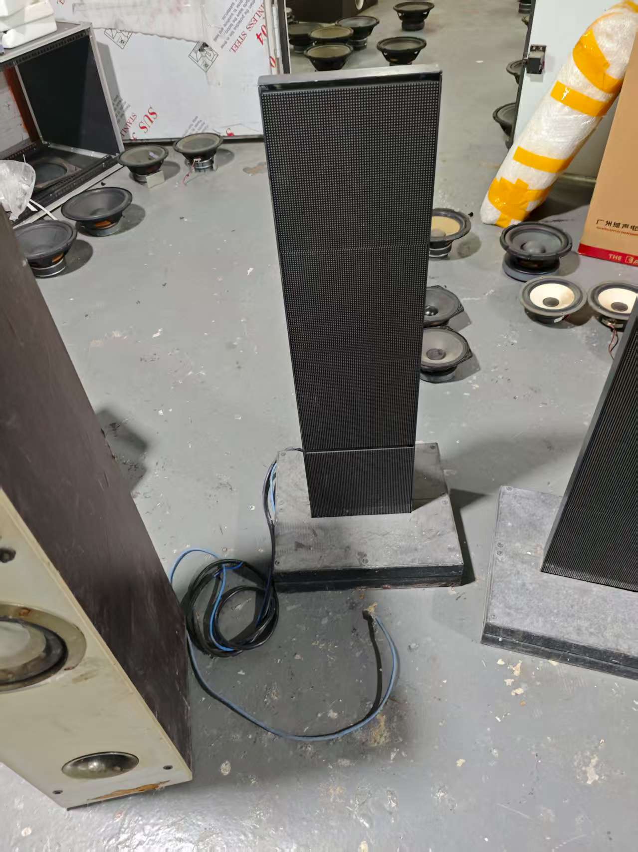 8新  单只 立式 LED 显示屏  广告屏  运费到付