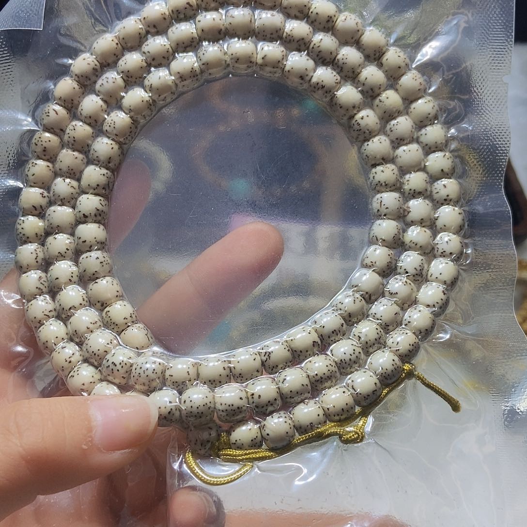 星月菩提手串K****a河豚8