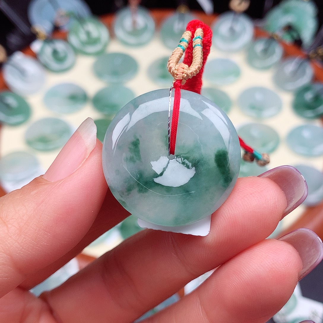 翡翠未镶嵌颈饰吊坠