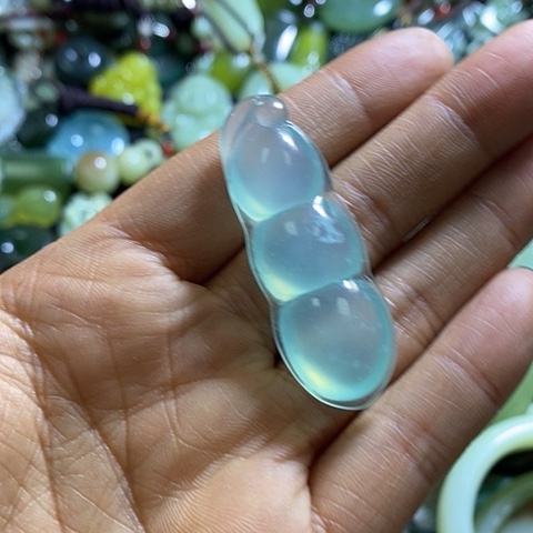 岫玉颈饰未镶嵌挂件