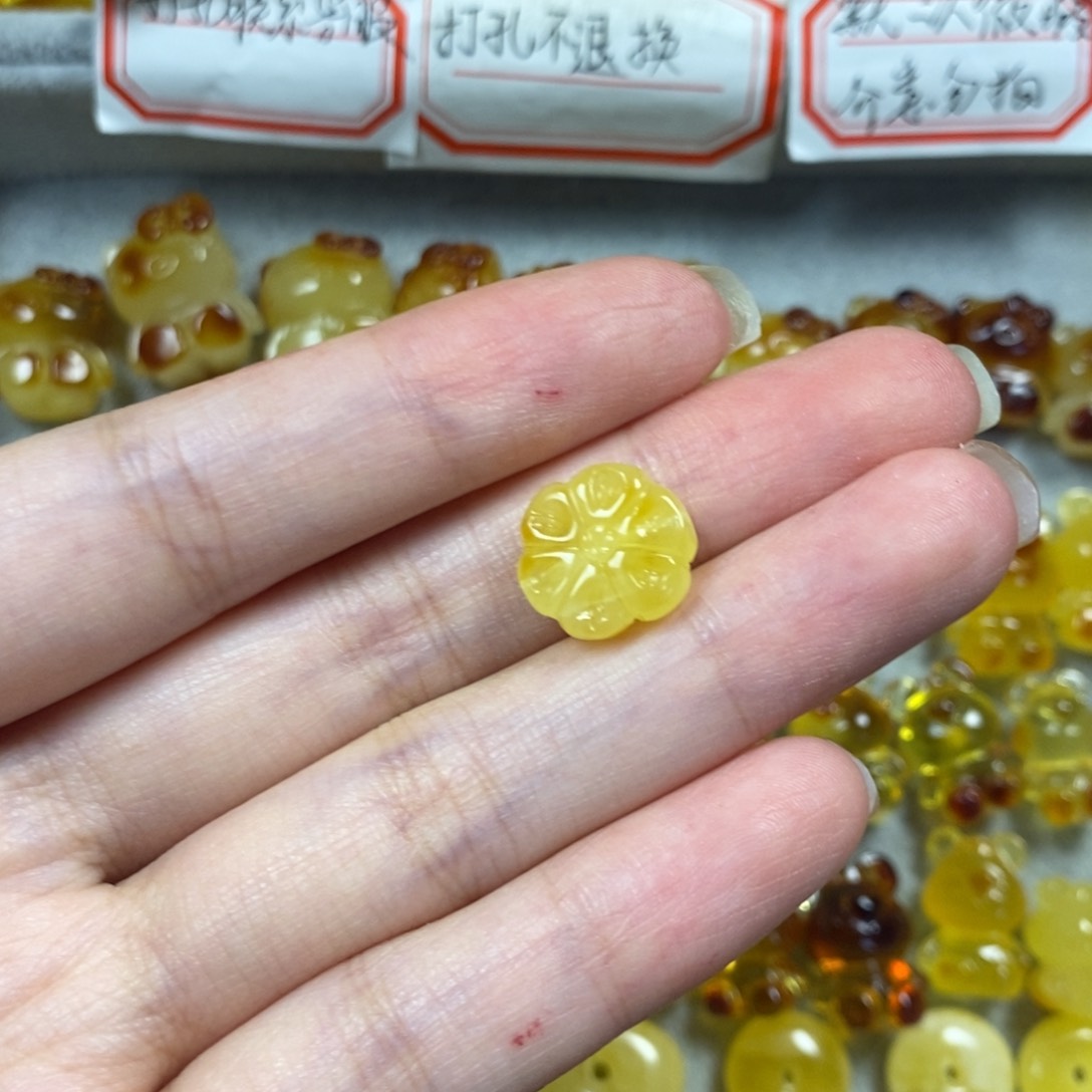 未镶嵌蜜蜡珠宝奇石梅花