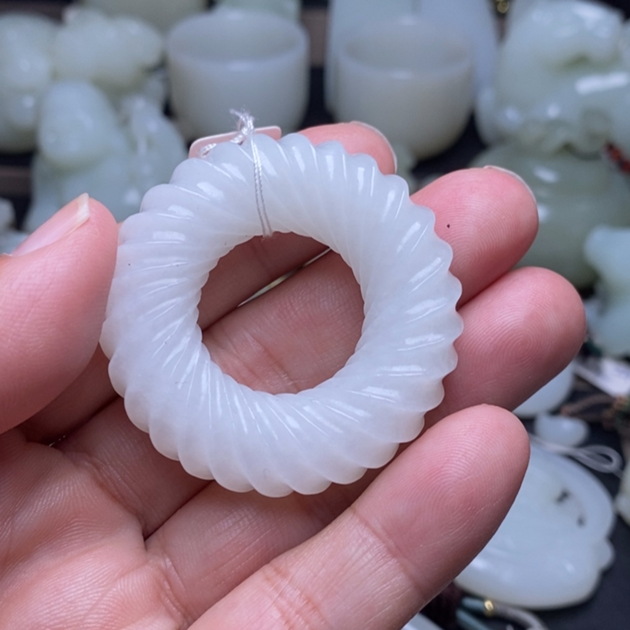 【闪购商品】颈饰未镶嵌和田玉（糖玉）
