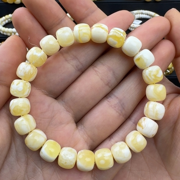 琥珀珠宝奇石未镶嵌浓白妖10