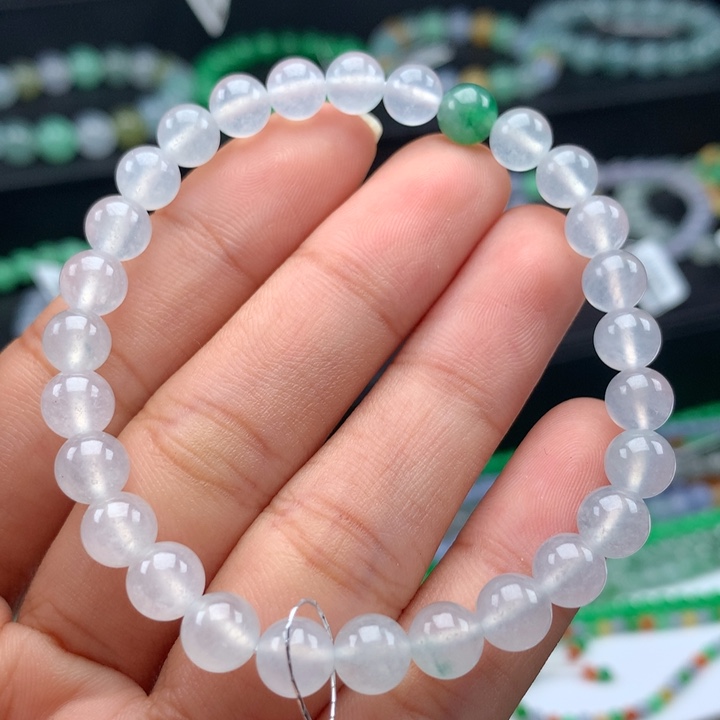 翡翠手镯未镶嵌卡