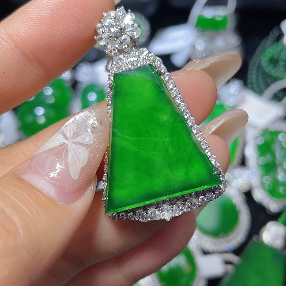 翡翠颈饰银S925镶嵌翡翠