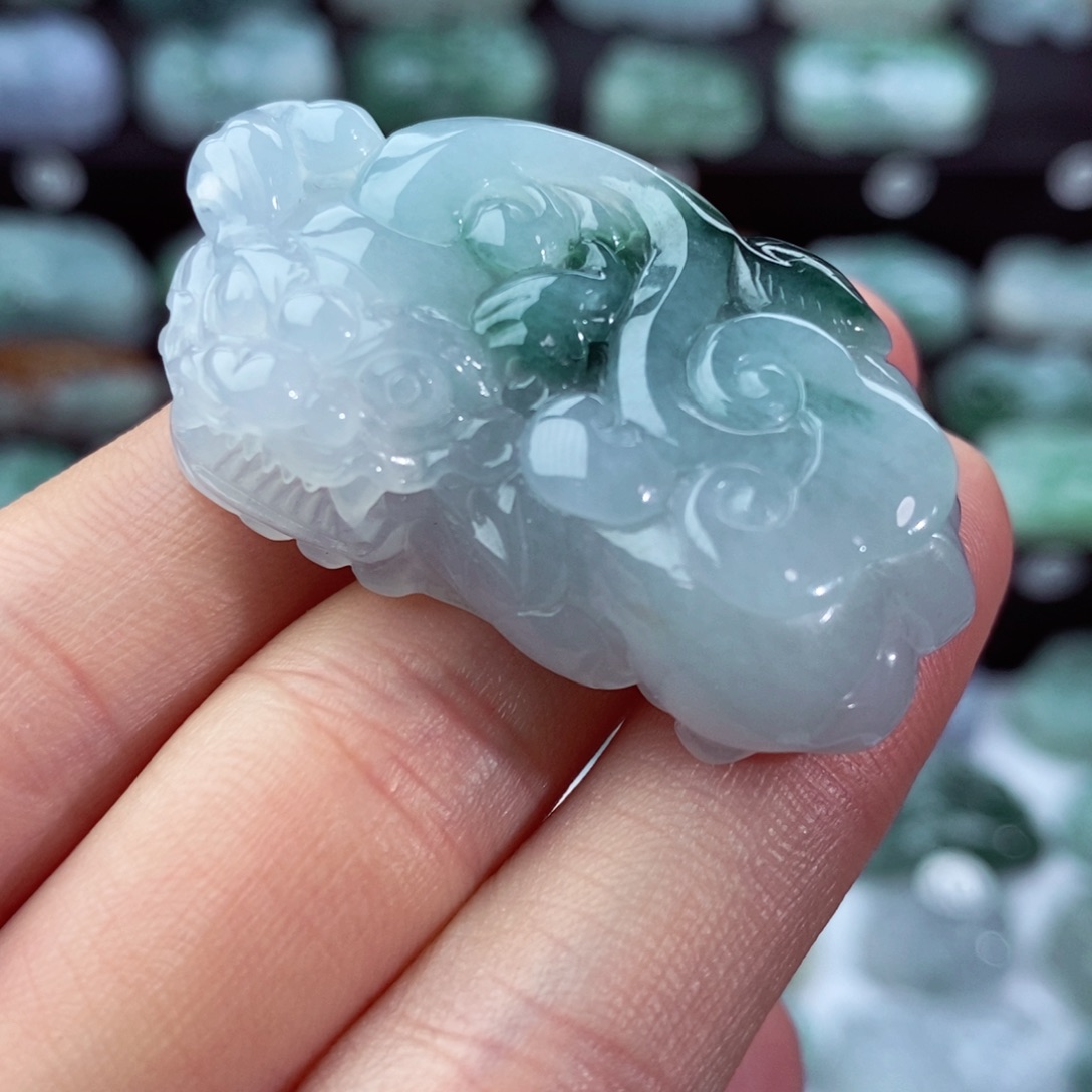 翡翠颈饰未镶嵌天然