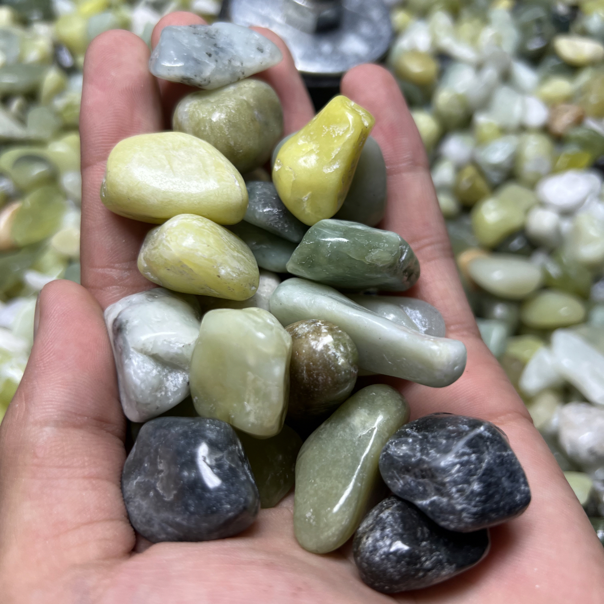 天然岫玉造景石鱼缸石花盆石风景石观赏石到手五斤两厘米左右
