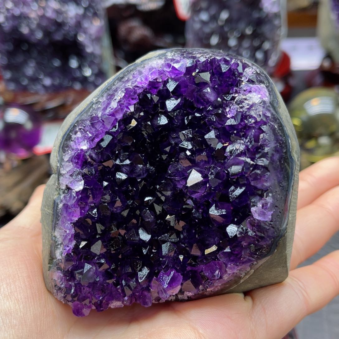 紫晶大型摆件（非配饰）未镶嵌