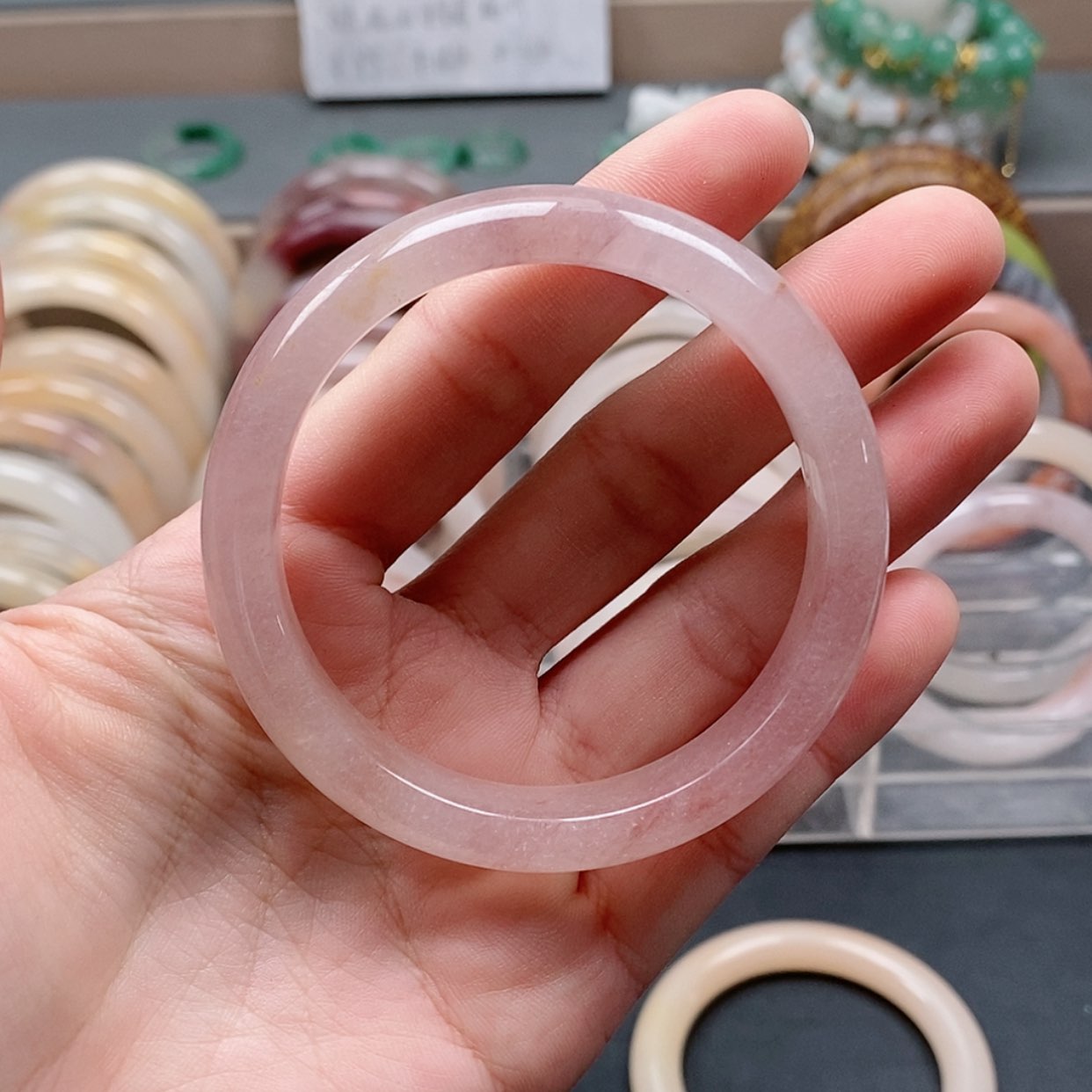 【闪购商品】石英质玉手镯未镶嵌