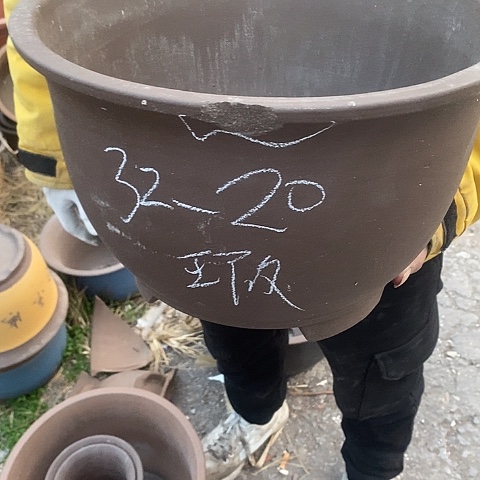 紫砂中国宜兴紫砂花，