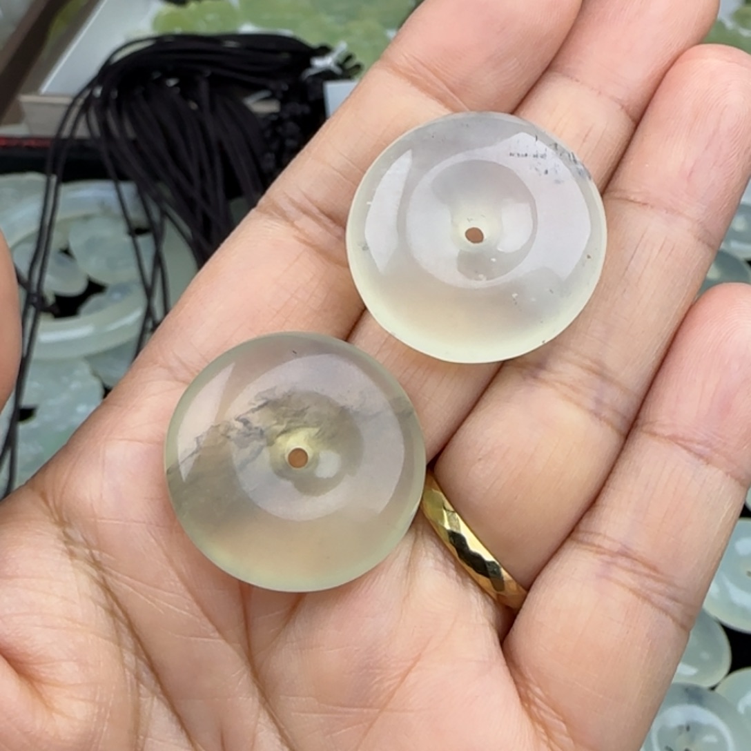 浮***语蛇纹石玉未镶嵌颈饰