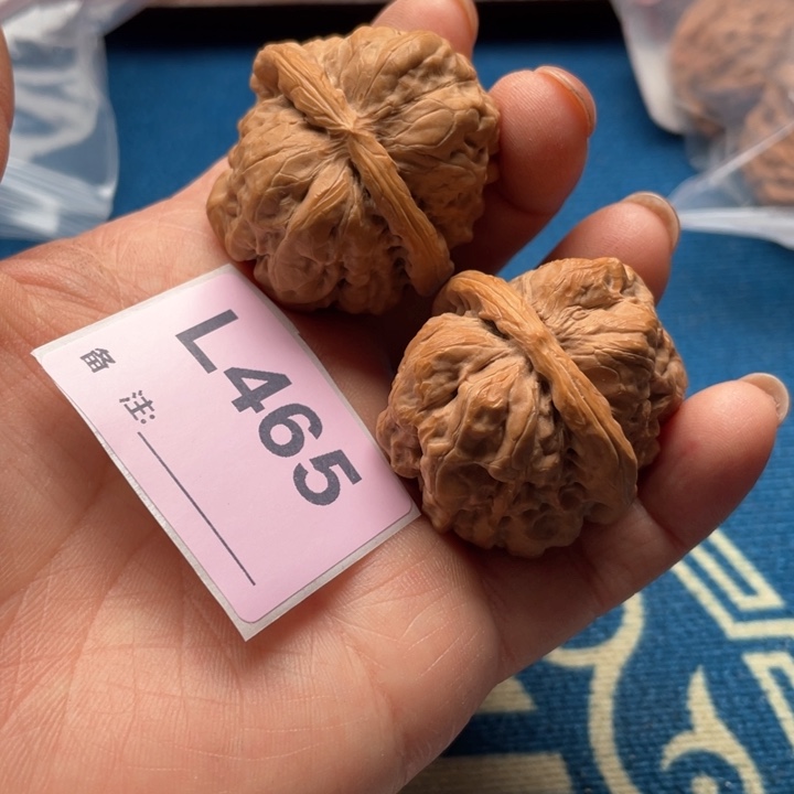 文玩核桃把件娃娃