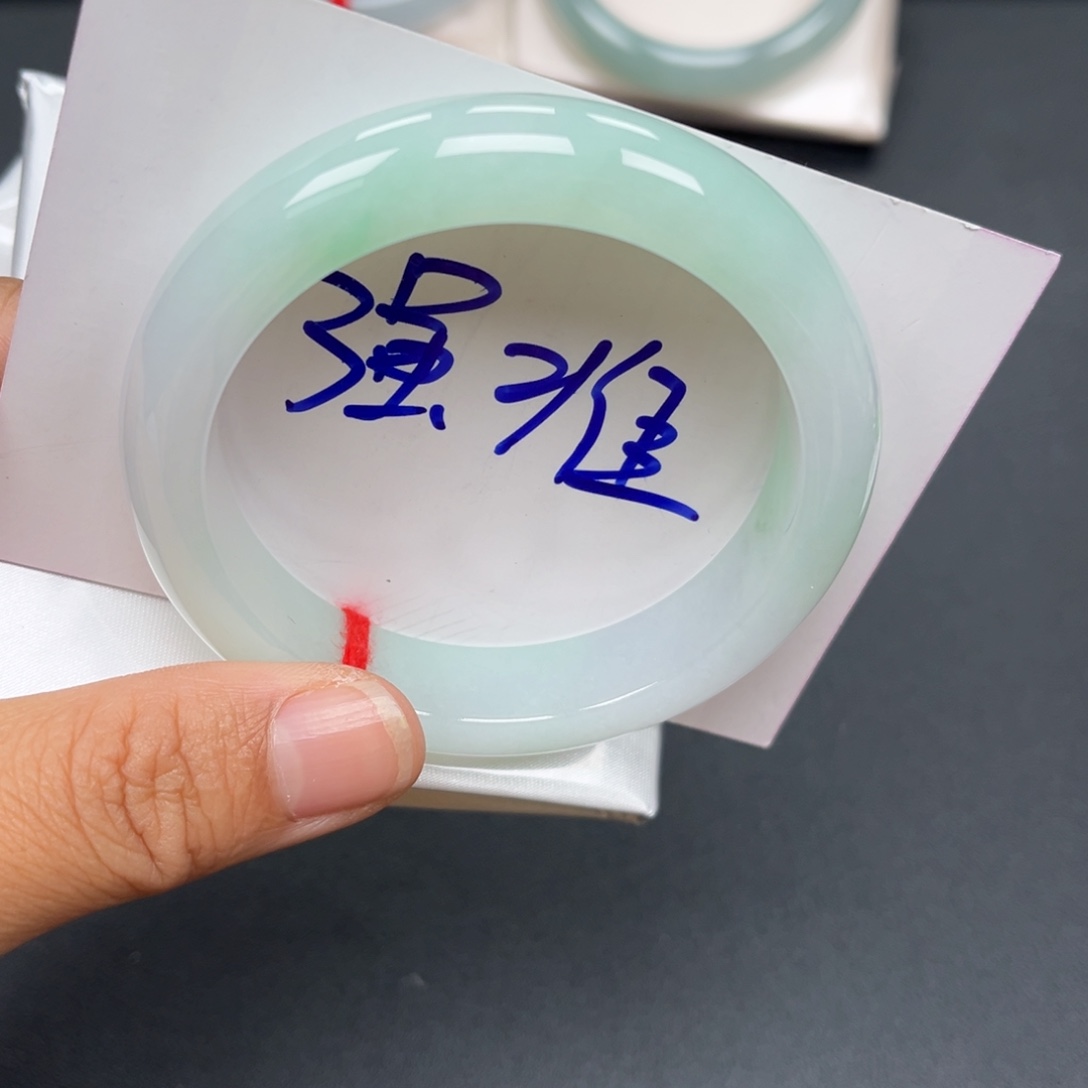 翡翠未镶嵌手镯手镯