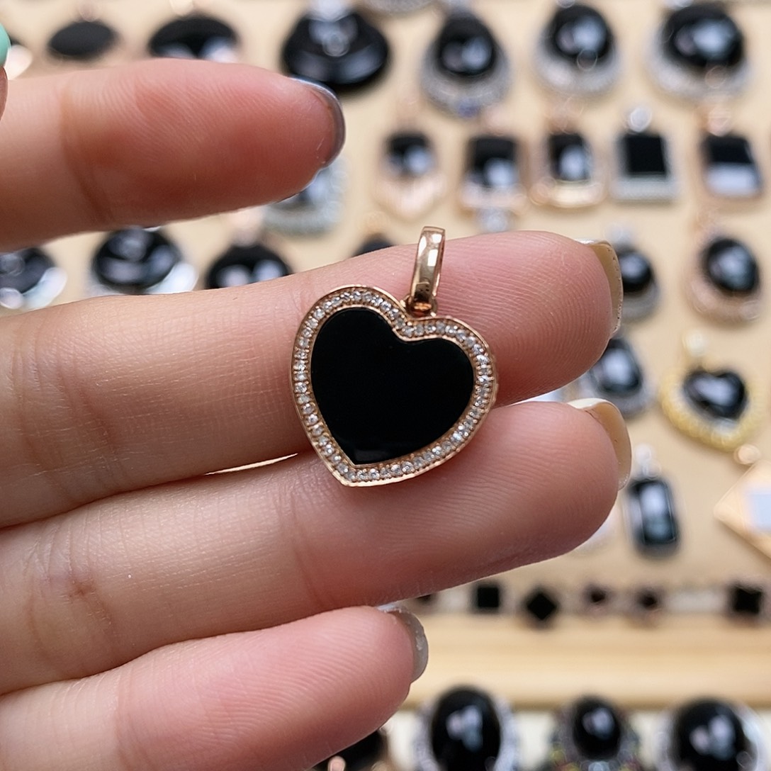 翡翠颈饰18K金镶嵌天然翡翠墨翠