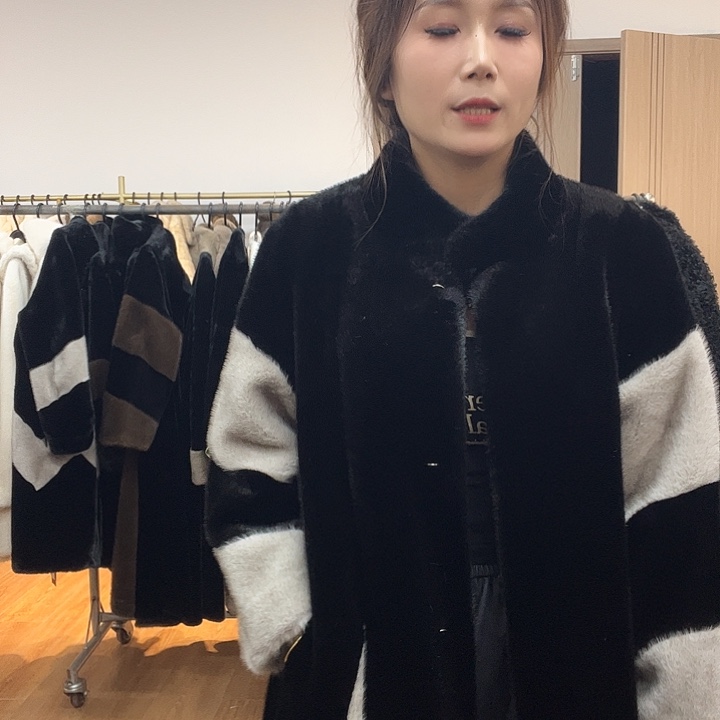 皮毛一体外套女短款