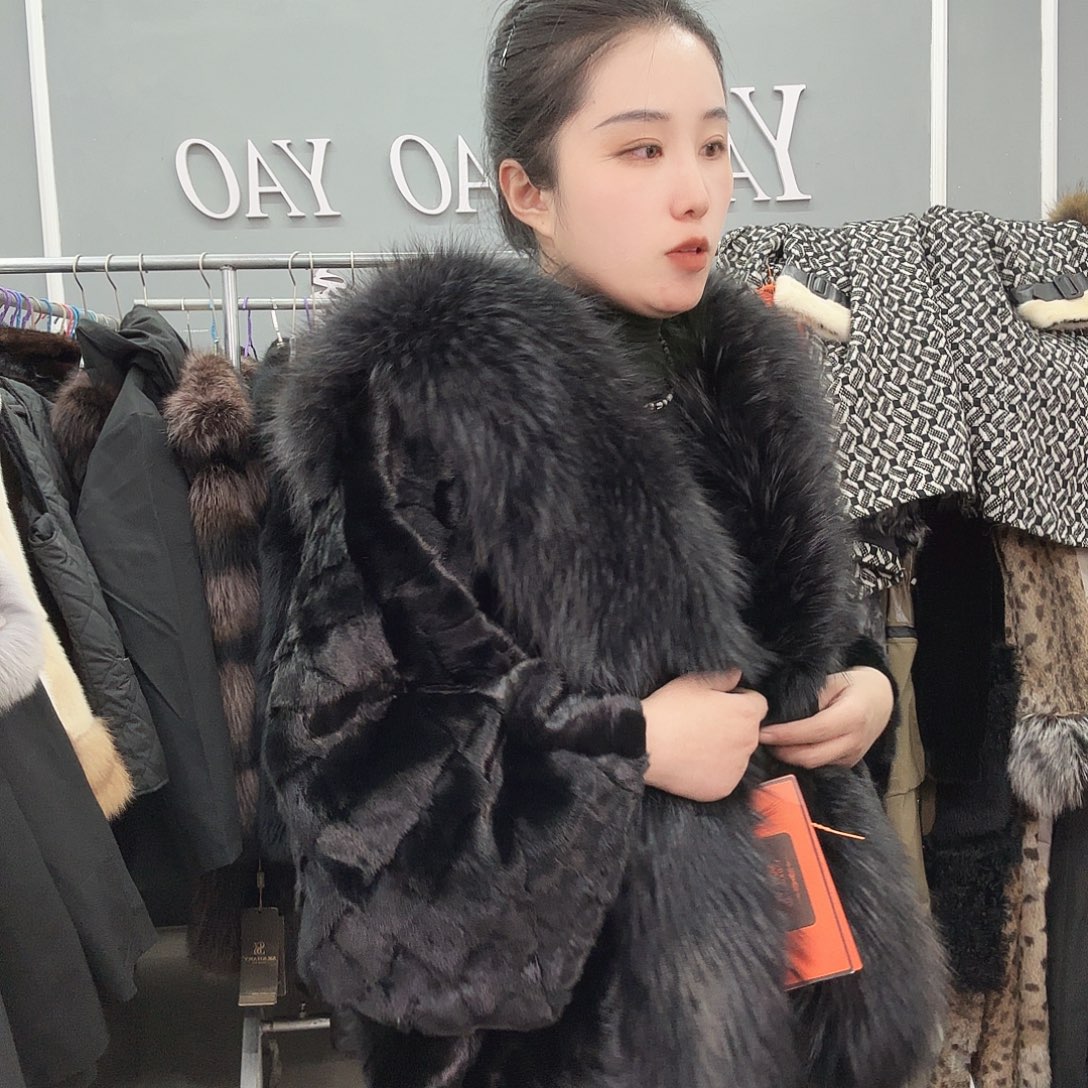 姚小妖家高端皮草