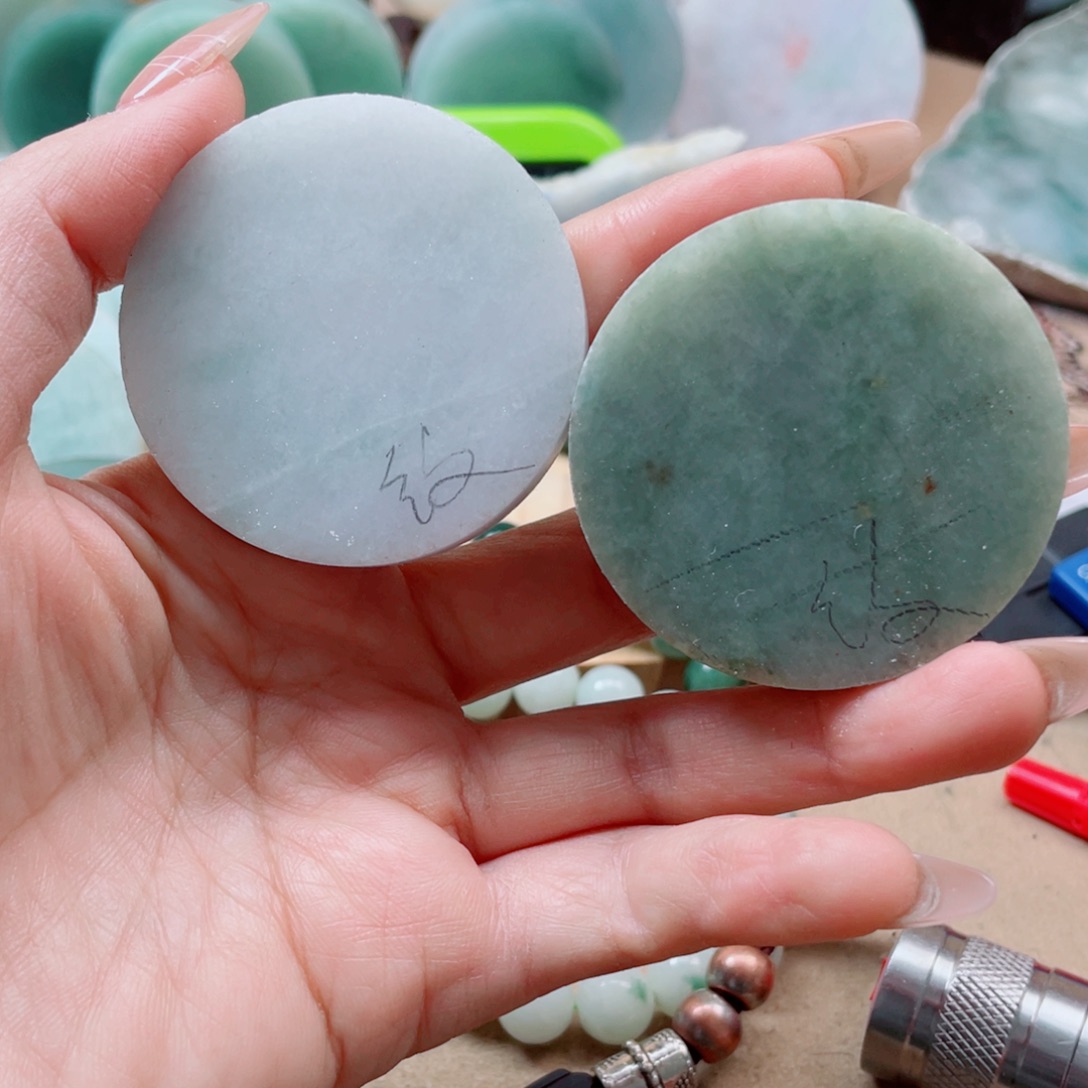 翡翠未镶嵌颈饰157……