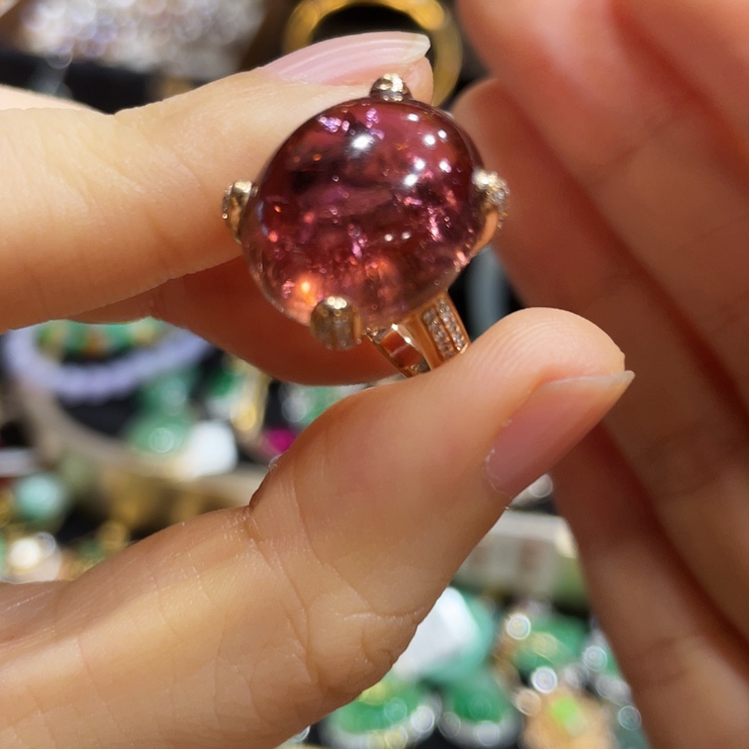 用***318K金镶嵌碧玺戒指