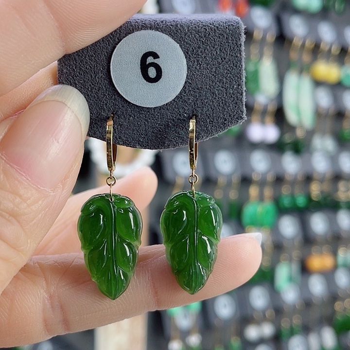 18K金镶嵌和田玉耳饰