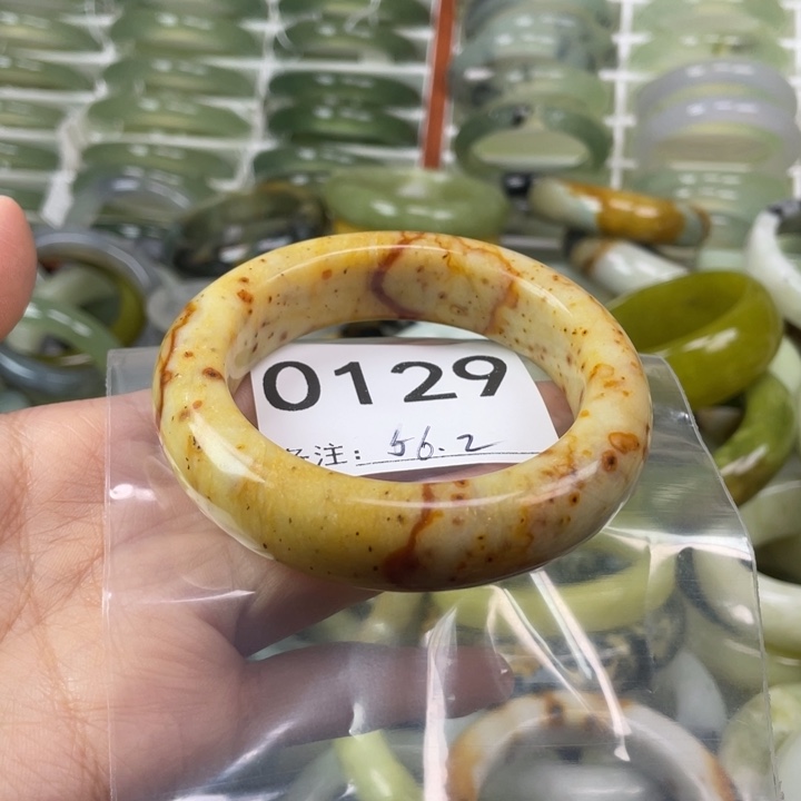 *****蛇纹石玉未镶嵌手镯