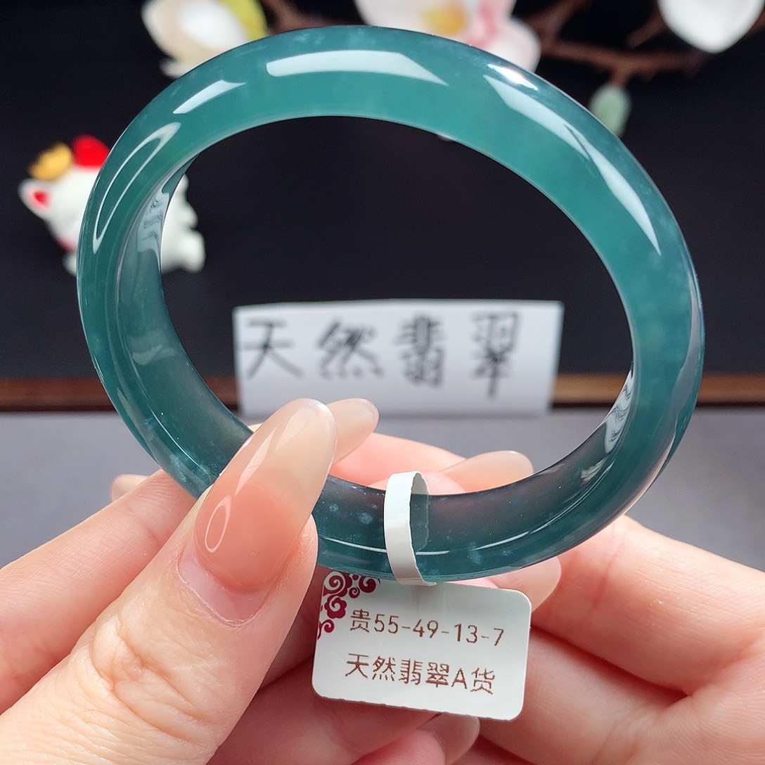 翡翠手镯（圆镯）未镶嵌