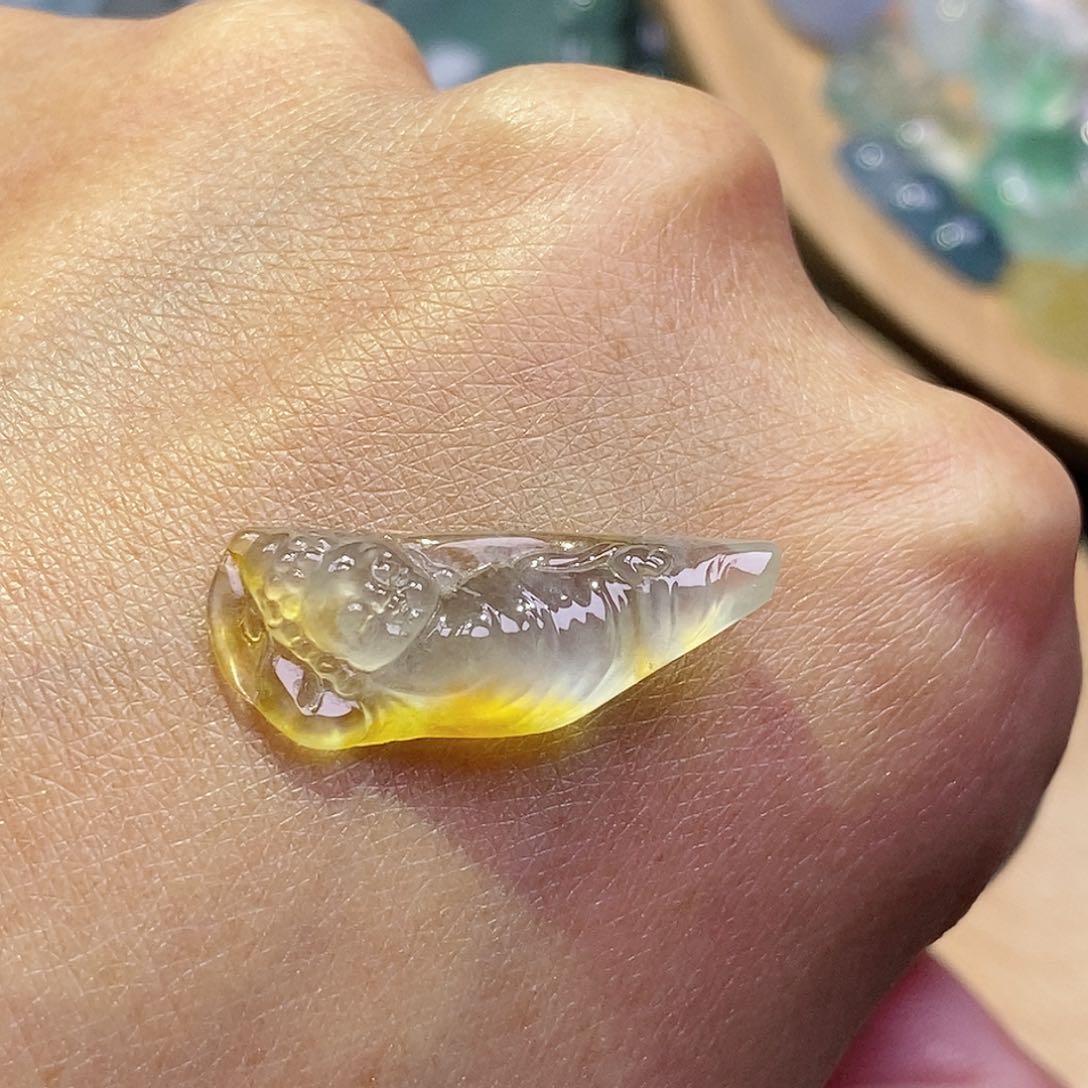 翡翠颈饰未镶嵌翡翠