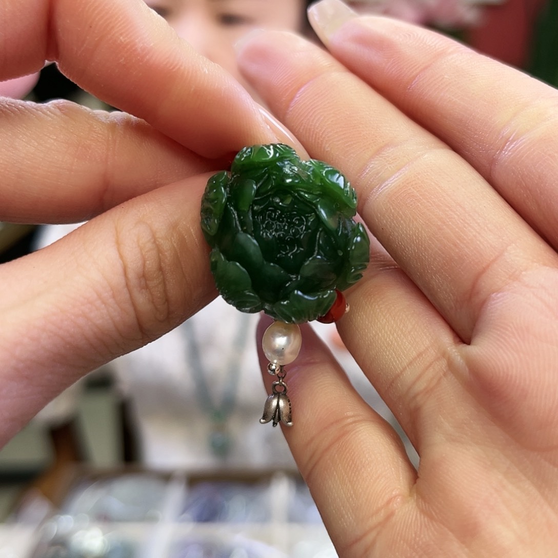 和田玉（碧玉）戒指未镶嵌牡丹