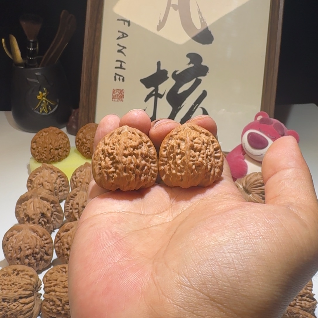 维***奶文玩核桃吊坠33尺寸白狮子手捻